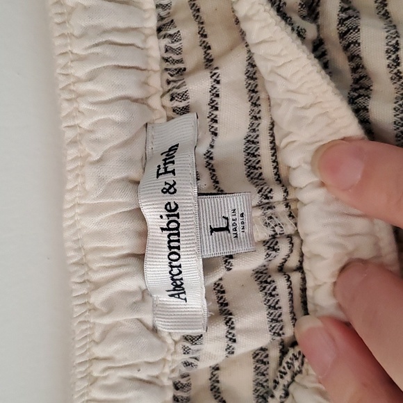 Abercrombie striped shorts - Picture 2 of 5